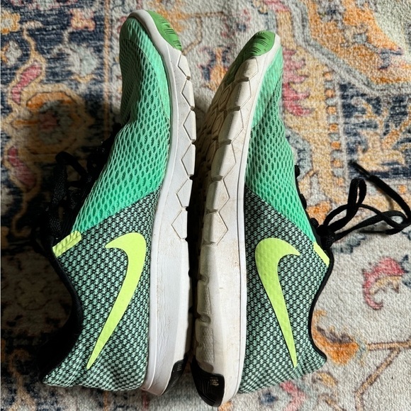 Nike: Women's Flex Experience RN 6 Running Tennis Shoes Sneakers Green Size 8.5 - Picture 7 of 7
